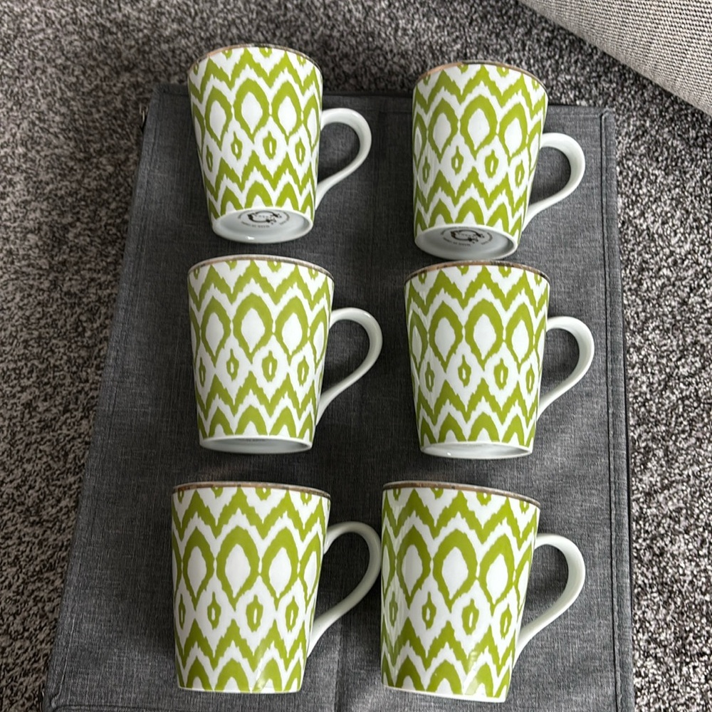 6 C Wonder Mugs Ceramic Green Ikat Print Gold Rims 12 oz Tory Burch